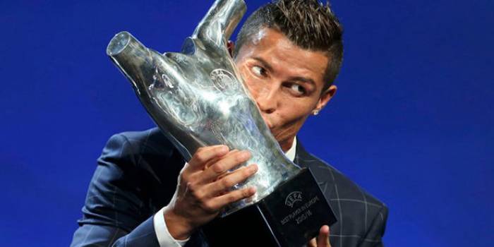 Cristiano Ronaldo élu meilleur attaquant de l'UEFA