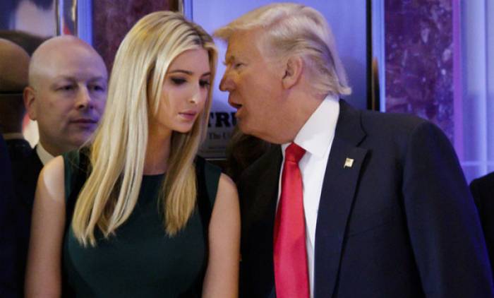 Ivanka Trump prend la photo d’un footballeur pour l’image d’un saint