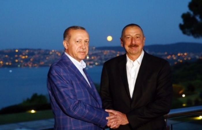 سوف تستمر اخواننا في النمو بشكل أقوى - يشارك اردوغان صورته مع علييف