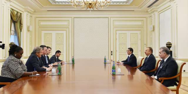 El presidente recibe a los representantes de la Consejería  Comercial de EE.UU