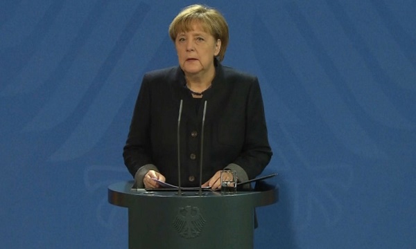 Merkel: "un acte terroriste" peut-être commis par un demandeur d`asile