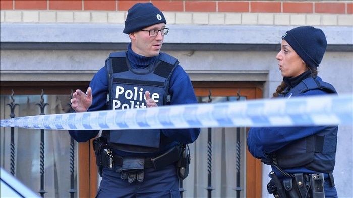 Police find bomb, Daesh flag in Brussels raids