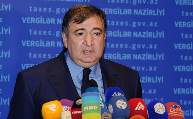 Nazir Məmmədov 9 nəfəri işdən çıxardı