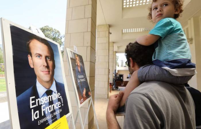 Présidentielle en France: participation de 65,30% en fin d'après-midi, en forte baisse