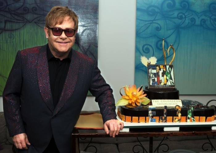 Elton John honoré par Harvard pour son engagement dans la lutte contre le VIH