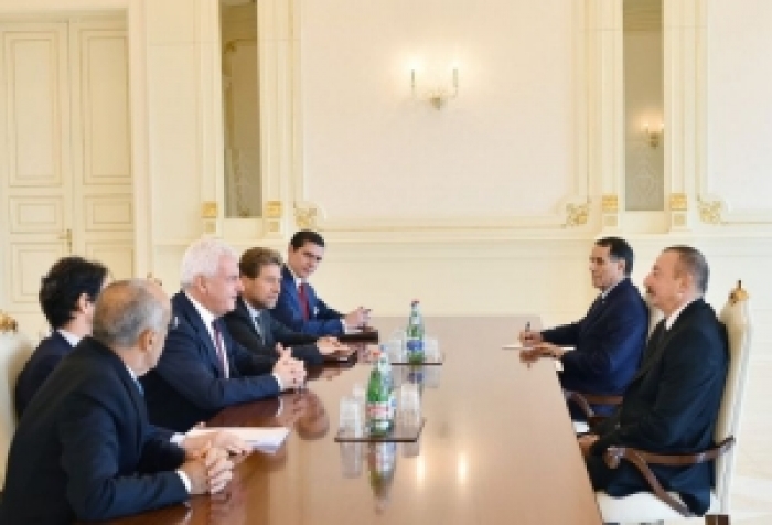 President Ilham Aliyev receives CEO of Italian Leonardo company