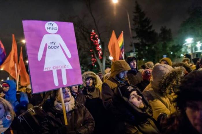 Avortement: manifestations en Pologne contre le durcissement de la loi