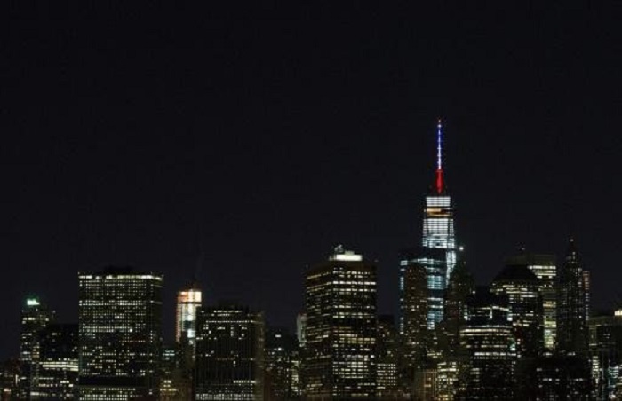 One World Trade Center in französischen Nationalfarben