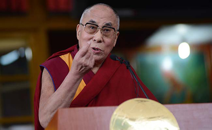  Dalai Lama Remains in US Clinic for Health Check