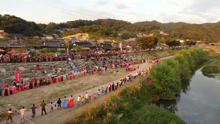 Corée: le «ganggangsullae», une danse millénaire pour la paix