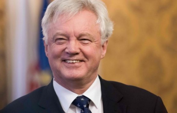 Brexit: David Davis warns MPs to leave bill unchanged
