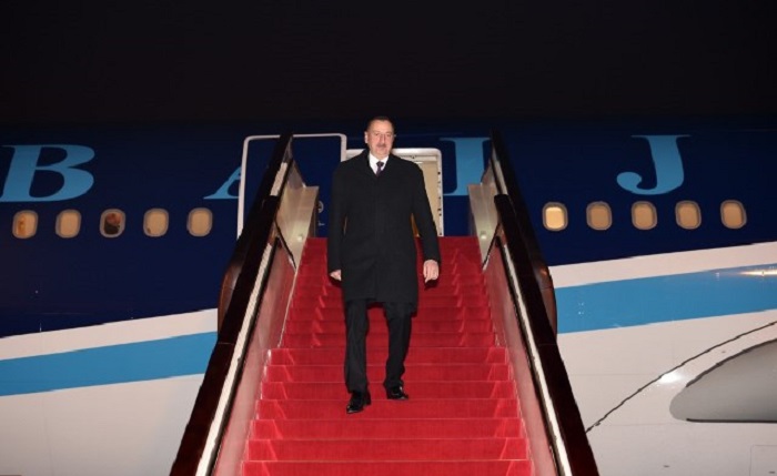Präsident Ilham Aliyev ist  in Davos  angekommen