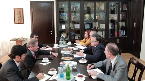 Azerbaijani minister receives US ambassador