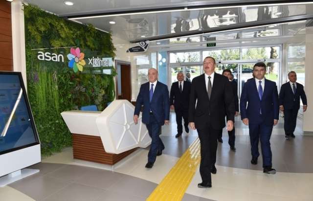  El presidente Ilham Aliyev en la inauguración  de “Asan Xidmet” en Gabala