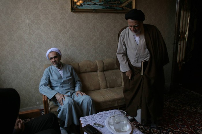 Irán condena a 21 años de cárcel al hijo de quien fue delfín de Jomeini