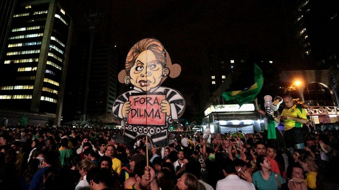 Tausende fordern Rücktritt von Rousseff und Lula