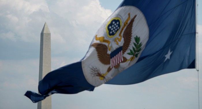 Departamento de Estado publica últimos correos electrónicos de Clinton 