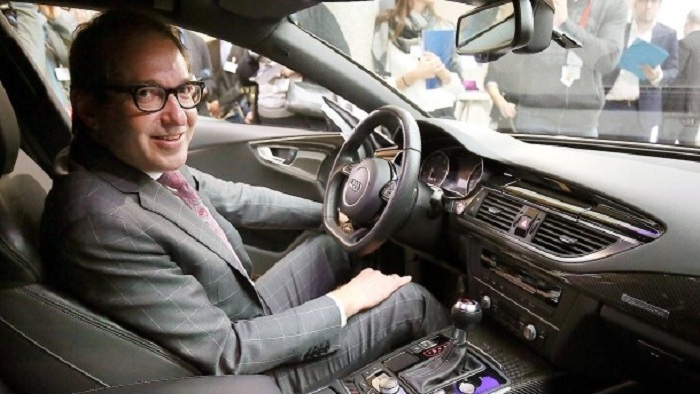 Dobrindt: Auch Tablets sind im Auto bald tabu