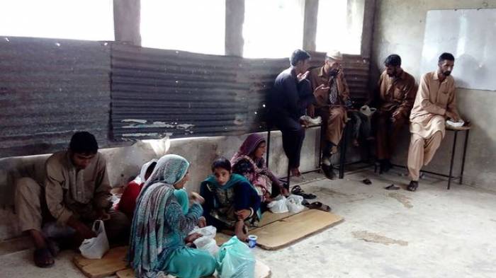 Des milliers de personnes fuient les roquettes au Cachemire pakistanais