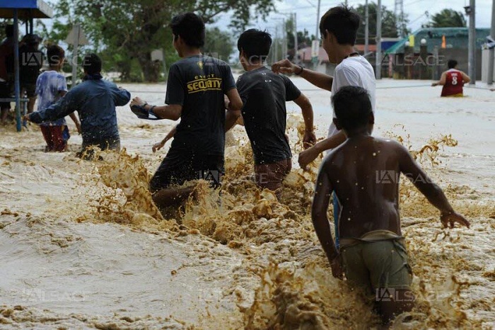 Philippines : le typhon Koppu fait 16 morts  PHOTOS