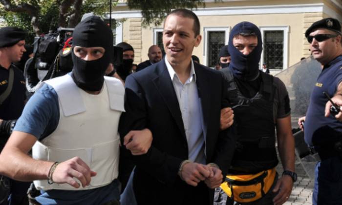 Grèce: un député d'Aube Dorée expulsé du Parlement pour harcèlement