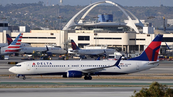 Fausse alerte à l`aéroport de Los Angeles, un "Zorro" arrêté