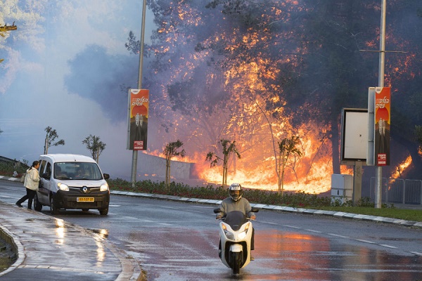 Incendies en Israël: la France va envoyer trois avions de la sécurité civile