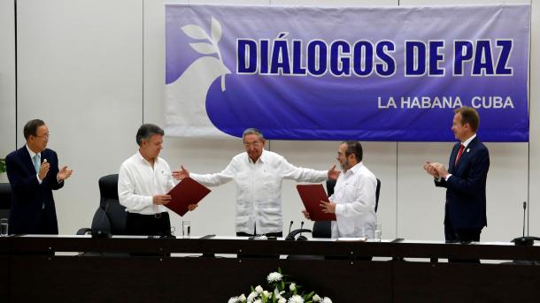 El Gobierno y las FARC suscriben el acuerdo final para la paz en Colombia