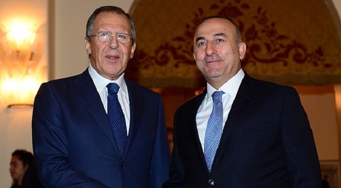 Une conversation téléphonique entre les ministres des Affaires étrangères russe et turc