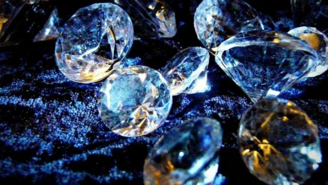 Indian teen returns lost diamonds worth $ 70,000 to owner