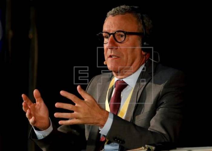 Dimite alcalde de Bruselas tras revelarse que cobraba por ir a reunión de ONG