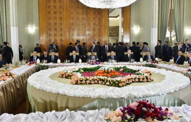 Le président Ilham Aliyev participe à un dîner offert par le président pakistanais