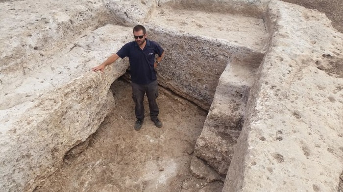 Archaeologists discover ancient, unique kiln and workshop in Israel 