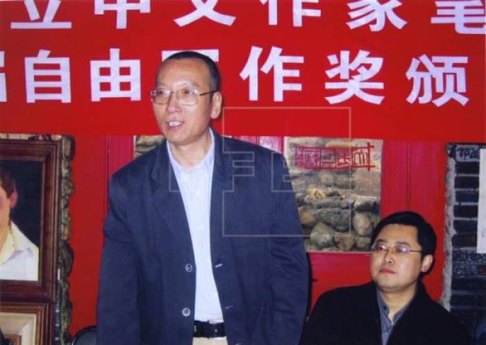 Liberan por razones médicas al Nobel de la Paz chino Liu Xiaobo