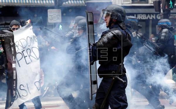 Los disturbios de la periferia de París se extienden a otros municipios