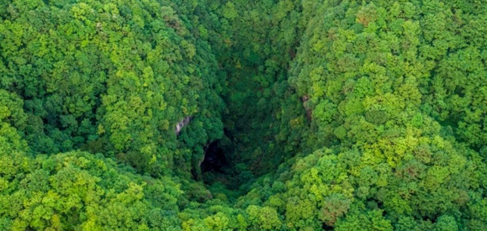 Des chercheurs découvrent le plus grand groupe de dolines naturelles au monde - VIDEO