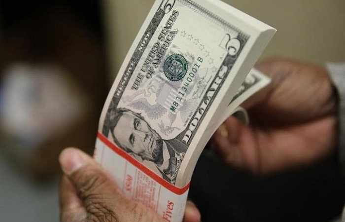 USD rate at today's auction declines