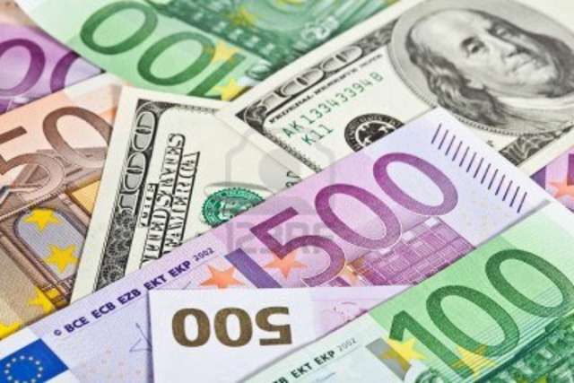 US dollar rises, euro drops in Azerbaijan