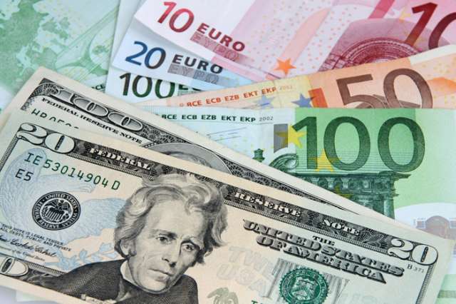 US dollar drops, euro rises in Azerbaijan