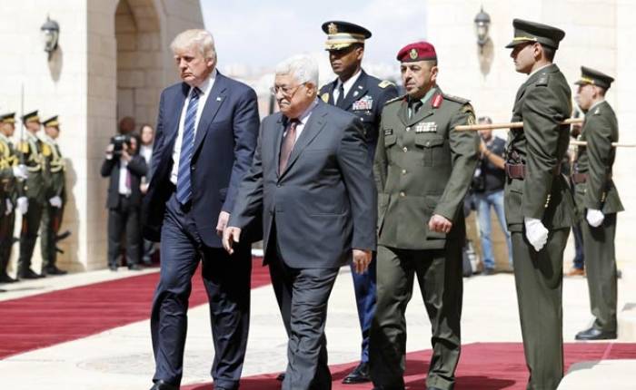 Trump arrive à Bethléem en Cisjordanie pour des entretiens avec Abbas 