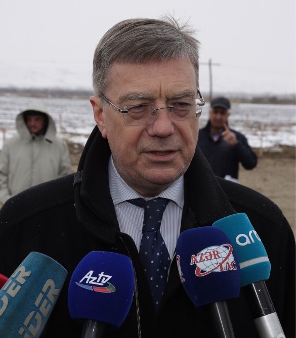 Botschafter Vladimir Dorokhin hält den Besuch von Diplomaten im Dorf Jojug Marjanli für wichtig