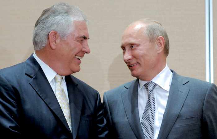 Putin se entrevista con Rex Tillerson en el Kremlin