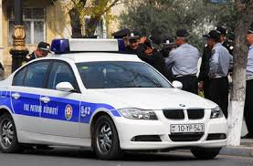 Gəncədə yol polisinin paqonlarını cırdılar