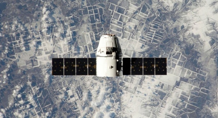 El carguero Dragon se acopla a la Estación Espacial Internacional 