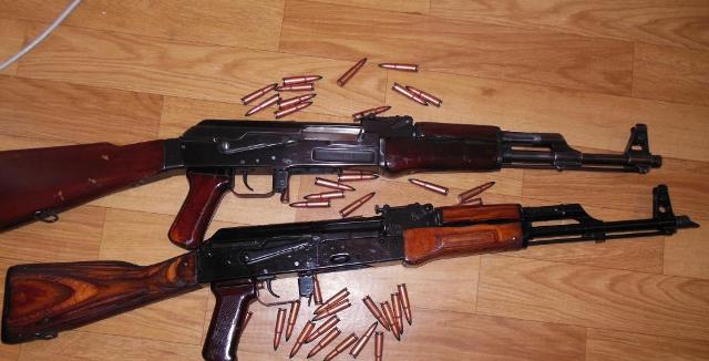 Masazırdakı qaçqınların binasından silahlar tapıldı
