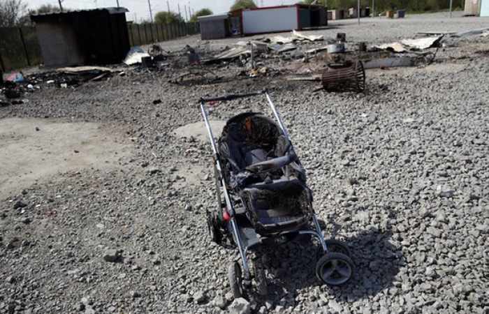 Hundreds of refugees missing after Dunkirk camp fire