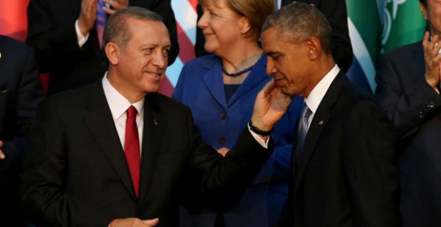 Ərdoğan Obamanın yanağını sığalladı - FOTO