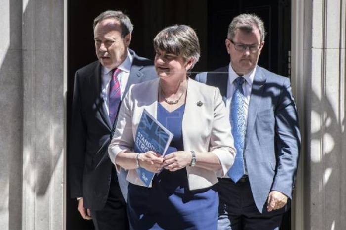 El DUP apoyará al Gobierno en mociones de confianza, presupuestos y "brexit"