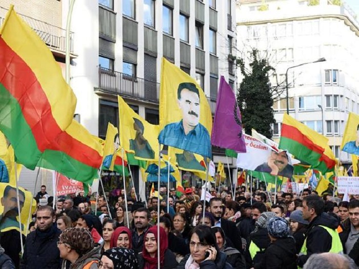 Düsseldorf: PKK-Anhänger demonstrieren – Anwohner protestieren