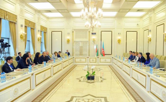 Le président bulgare au Parlement azerbaïdjanais